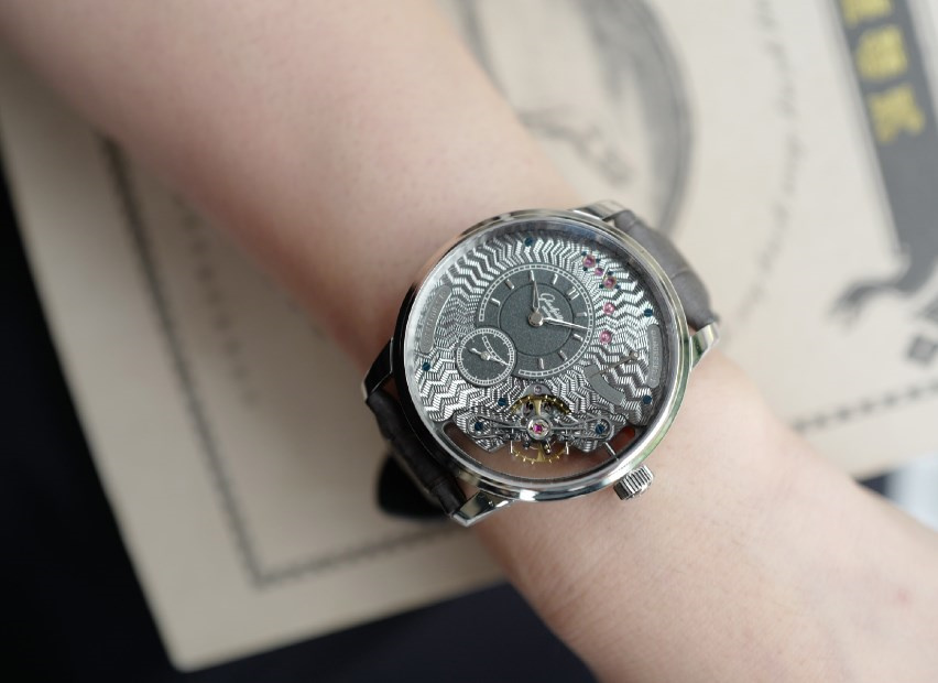 格拉苏蒂手表摔坏了解决办法详解(维修与保养小技巧) 格拉苏蒂手表摔坏了解决办法详解(维修与保养小技巧)