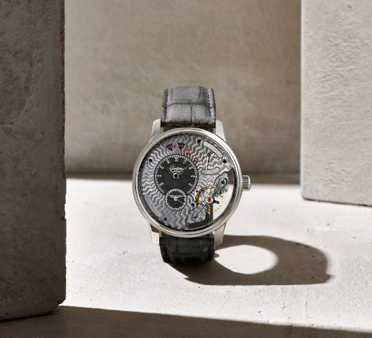 格拉苏蒂手表表蒙有划痕处理技巧