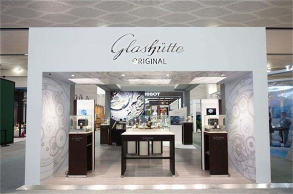 格拉苏蒂腕表进灰了解决方法推荐 格拉苏蒂腕表进灰了解决方法推荐