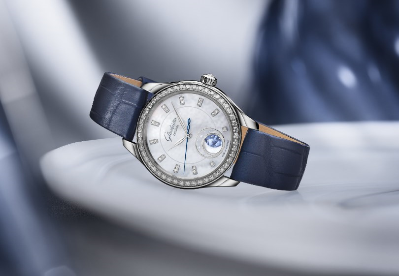 格拉苏蒂手表表蒙有划痕处理技巧详解